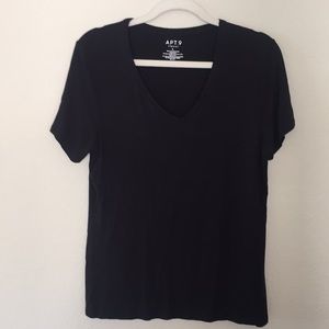 Classic Black v-Neck Shirt
